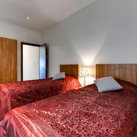 Apartmán Fantastic Views St Julians Seafront 2-bedroom