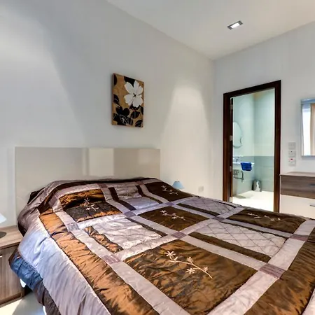 Apartmán Fantastic Views St Julians Seafront 2-bedroom *