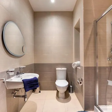 Fantastic Views St Julians Seafront 2-bedroom Apartmán