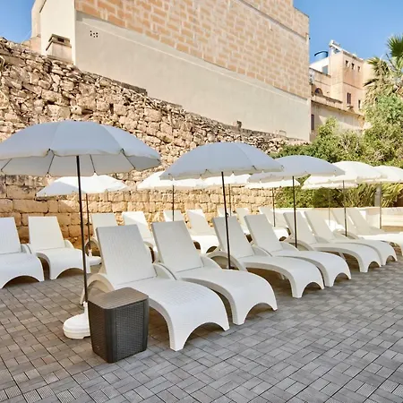 Fantastic Views St Julians Seafront 2-bedroom Apartmán *