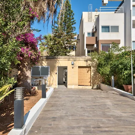 Fantastic Views St Julians Seafront 2-bedroom *